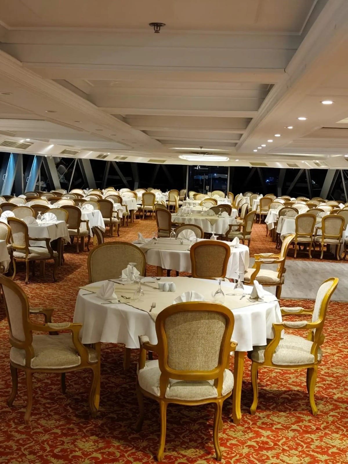 Nile dinner cruise dining hall