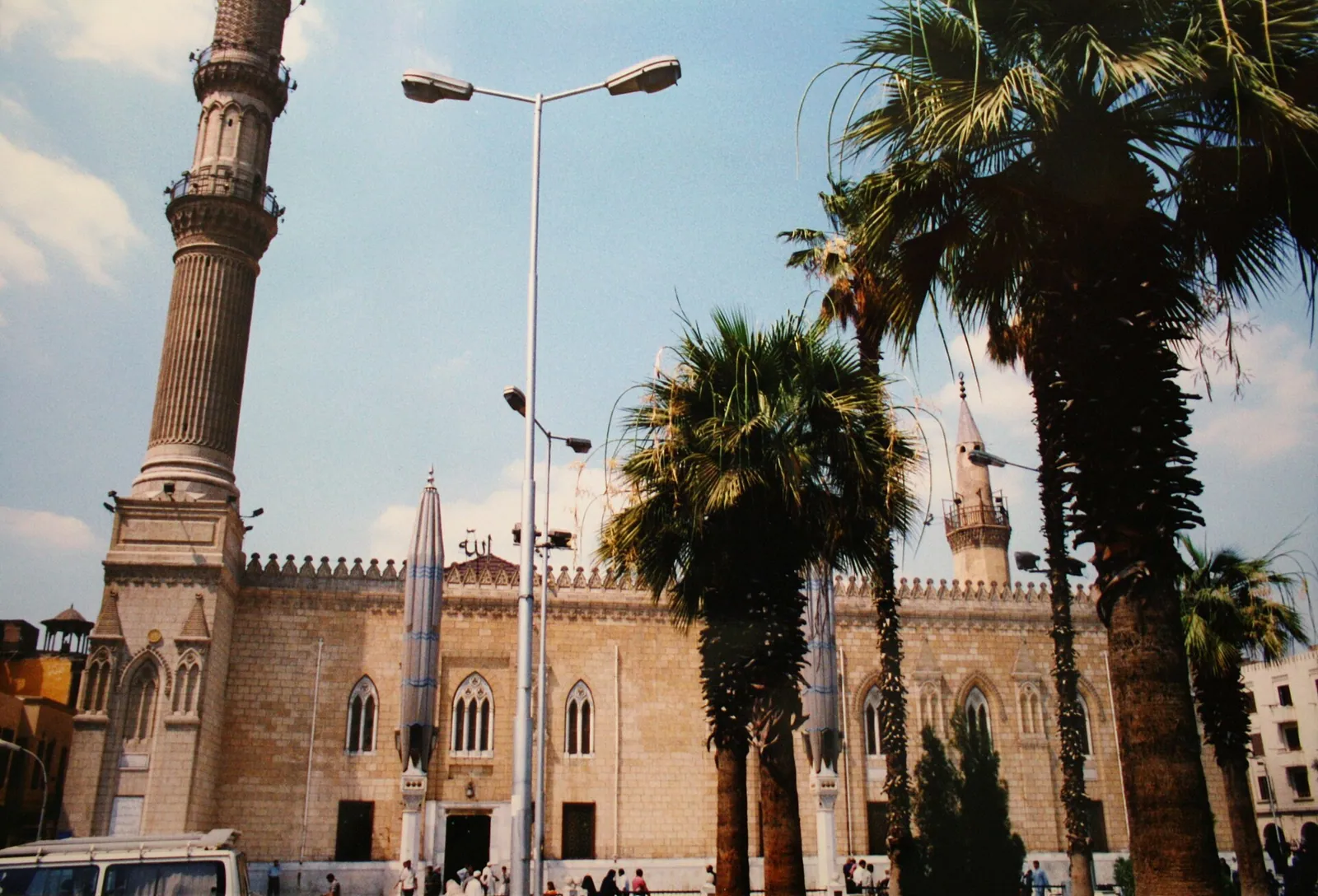 stock free/cairo/cairo 075 al hussein mosque cairo 9797478445 — إيجار سيارة مع سائق خاص في مصر للخليجيين 2026: التكلفة و