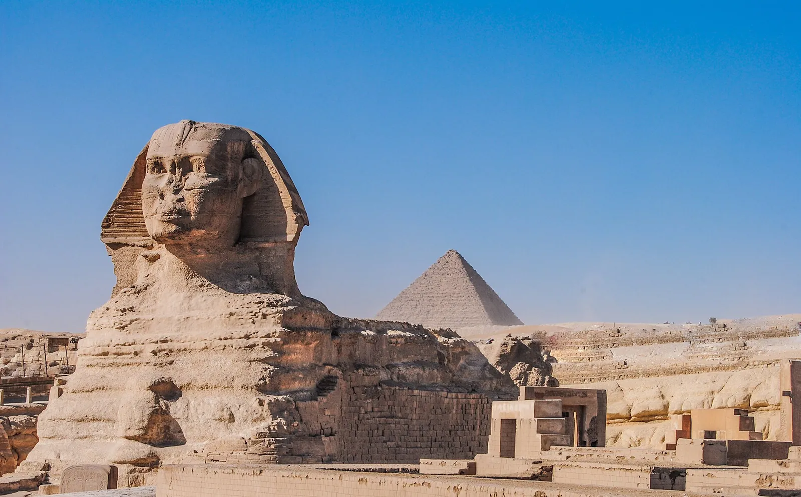 stock free/egypt general/egypt general 002 sphinx with the third pyramid - Alexandria Day Trip from Cairo 2026: Itinerar