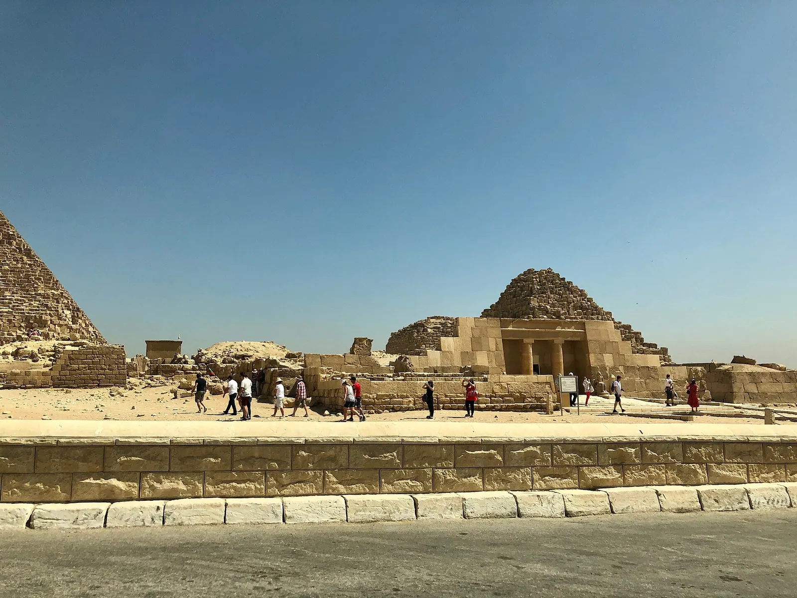 stock free/egypt general/egypt general 126 tombs giza necropolis giza gg egy 46986586965 - Egypt Honeymoon Package for C