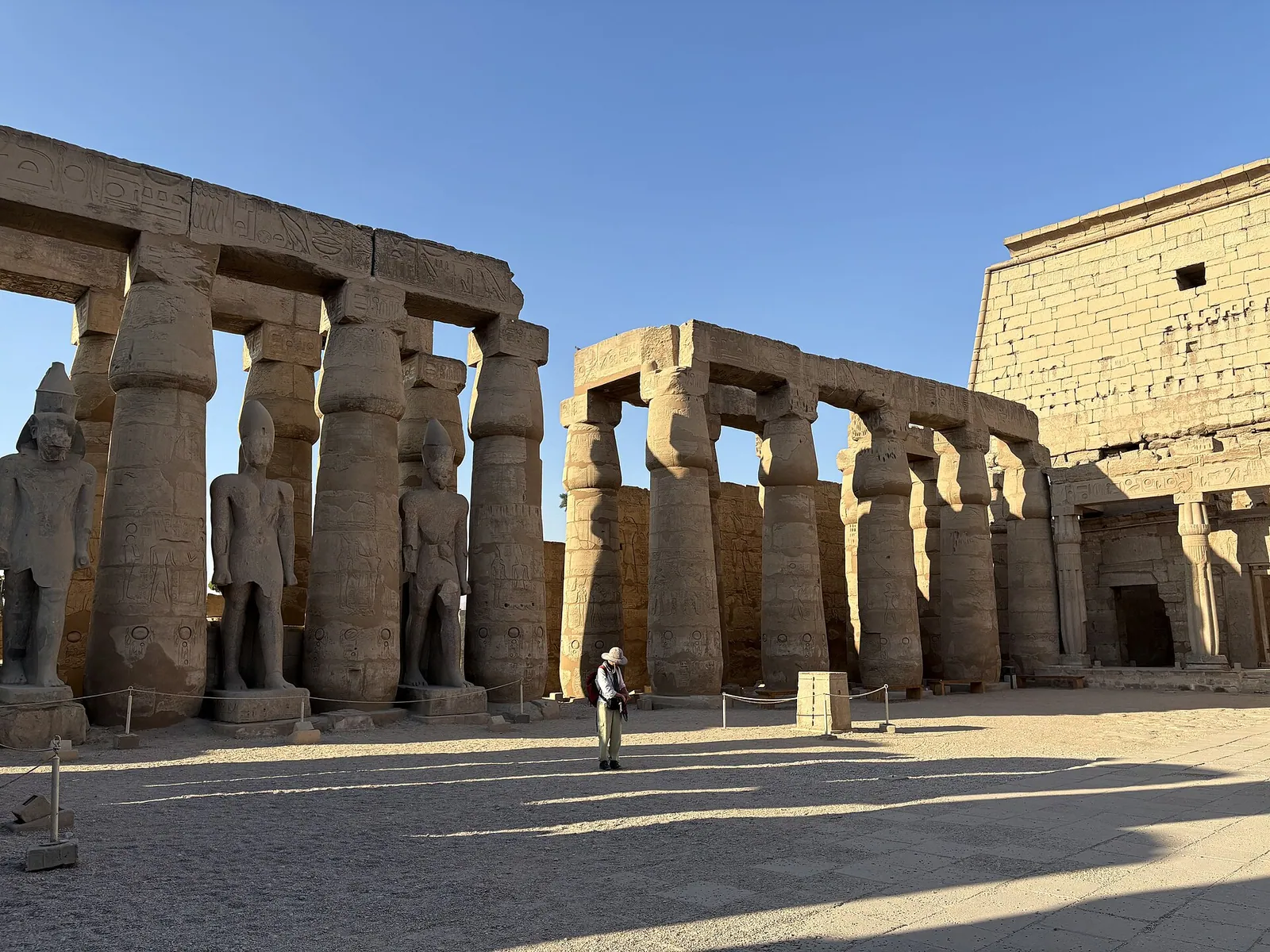 stock free/luxor/luxor 040 luxor temple 26 — برنامج شهر عسل الأقصر وأسوان 2026 للأزواج الخليجيين