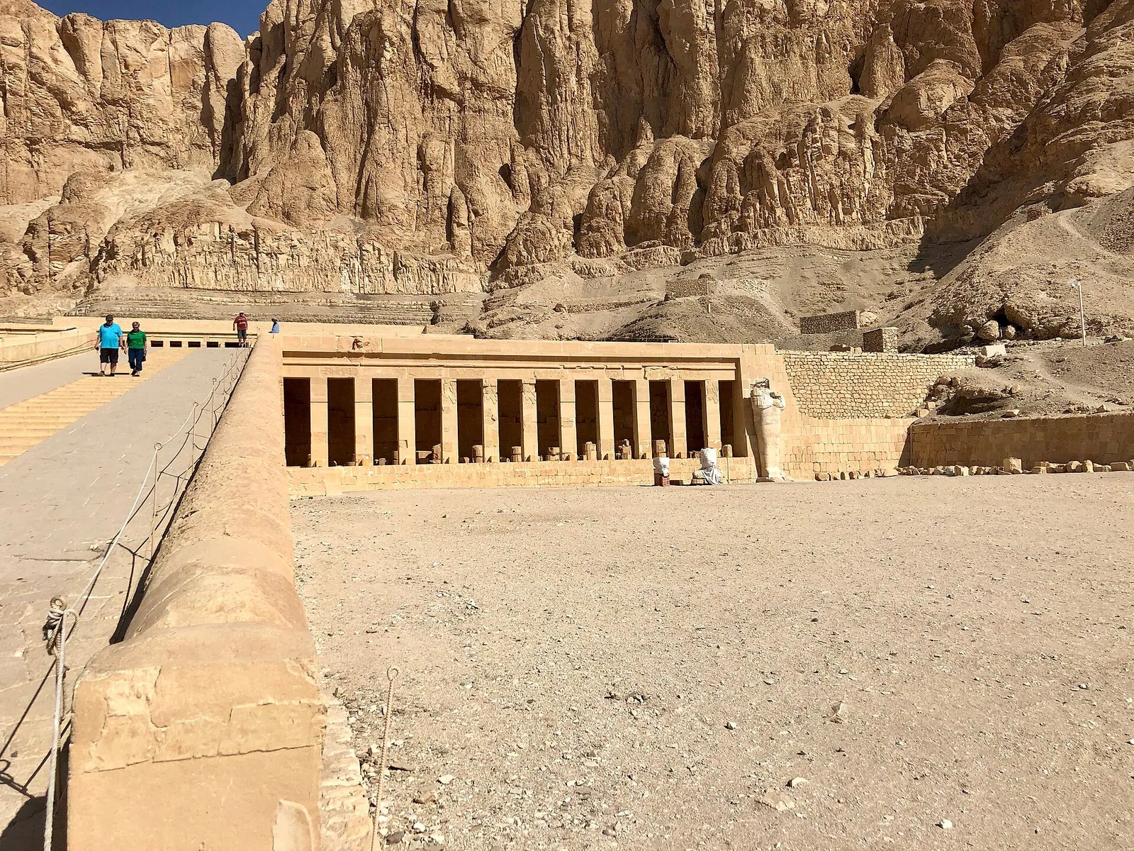stock free/luxor/luxor 122 mortuary temple of hatshepsut luxor lg egy 48 — إيجار سيارة مع سائق خاص في مصر للخليجيين 2026