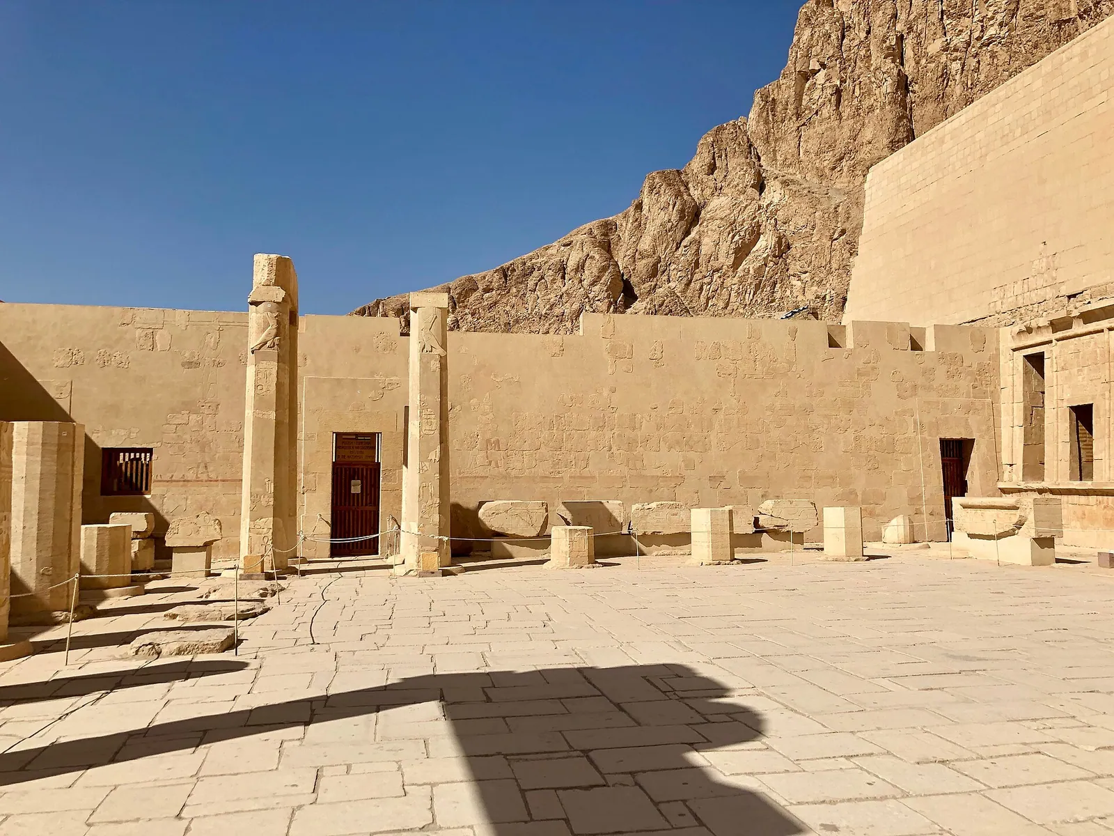 stock free/luxor/luxor 126 third courtyard mortuary temple of hatshepsut — برنامج سياحي مصر والأردن للخليجيين 2026 | الأ