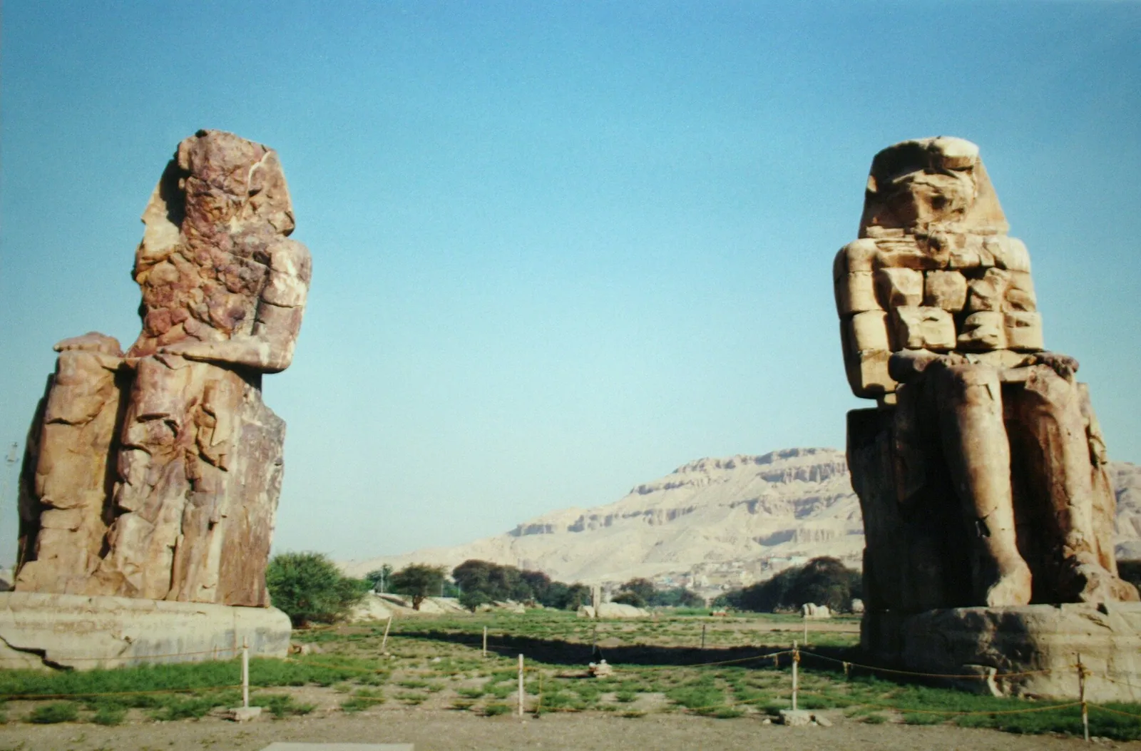 stock free/luxor/luxor 198 colossi of memnon 9794946144 - Hurghada Boat Trips & Snorkelling in December 2026: Gulf 