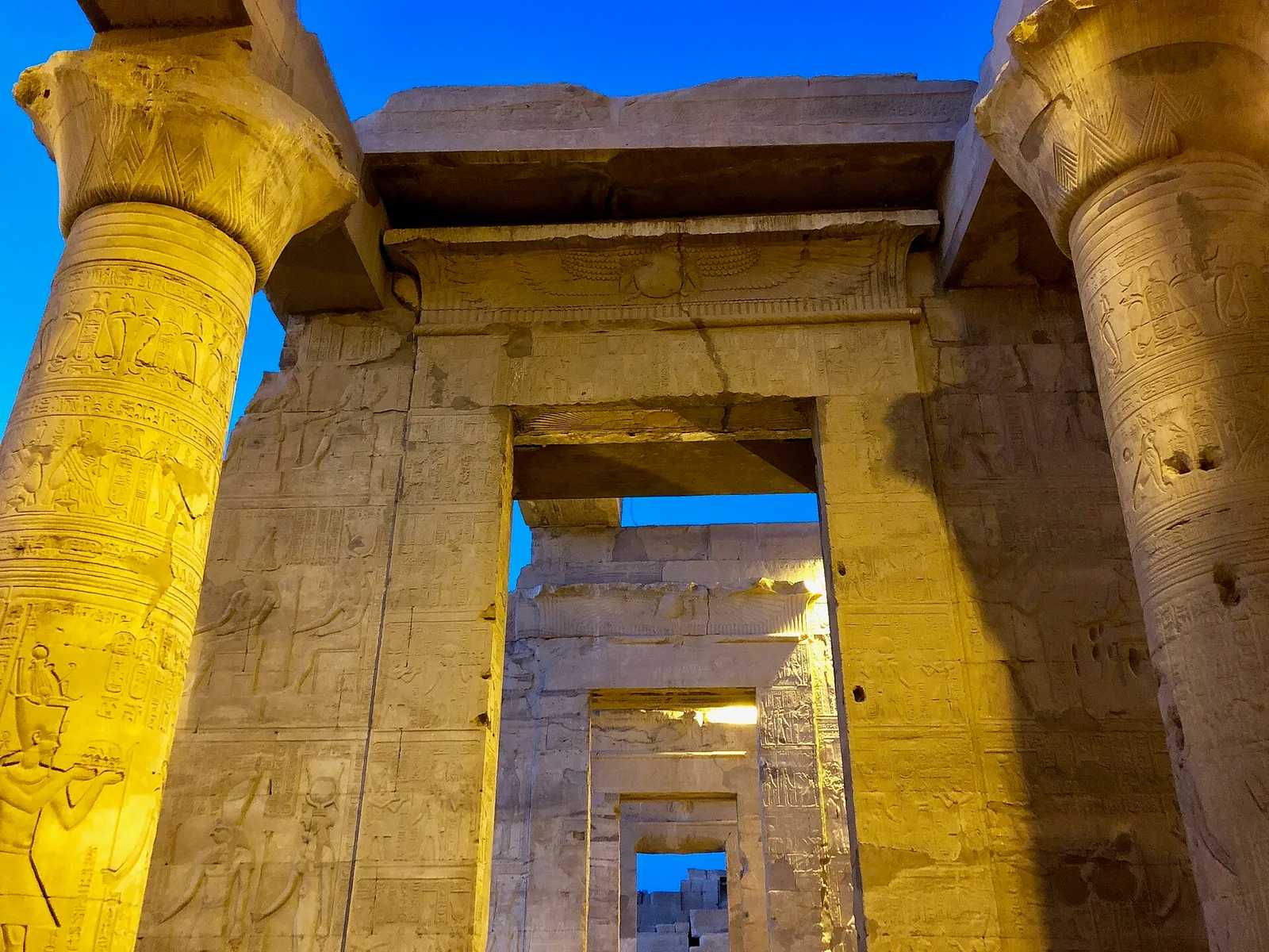 stock free/nile cruise/nile cruise 090 doorway kom ombo temple kom ombo ag egy 48005 - Nilkreuzfahrt und Baden All Inclu