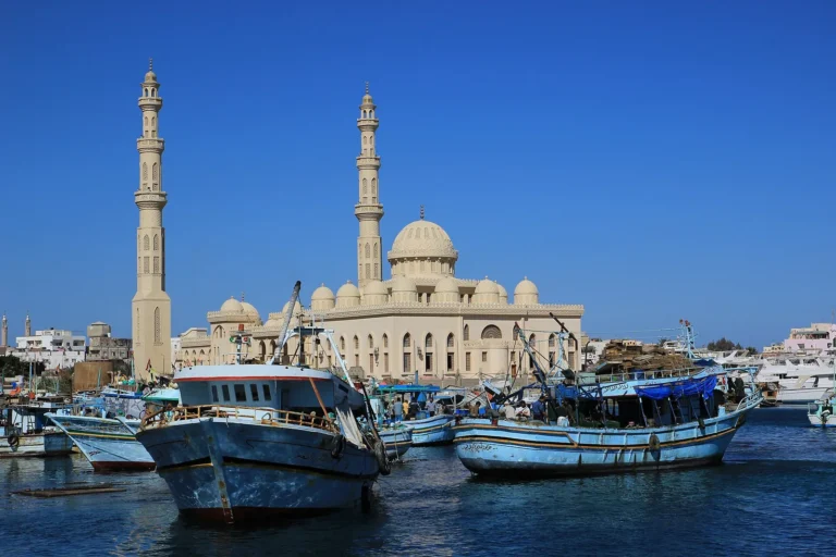 الغردقة للعائلات الخليجية 2026: أفضل المنتجعات والأنشطة