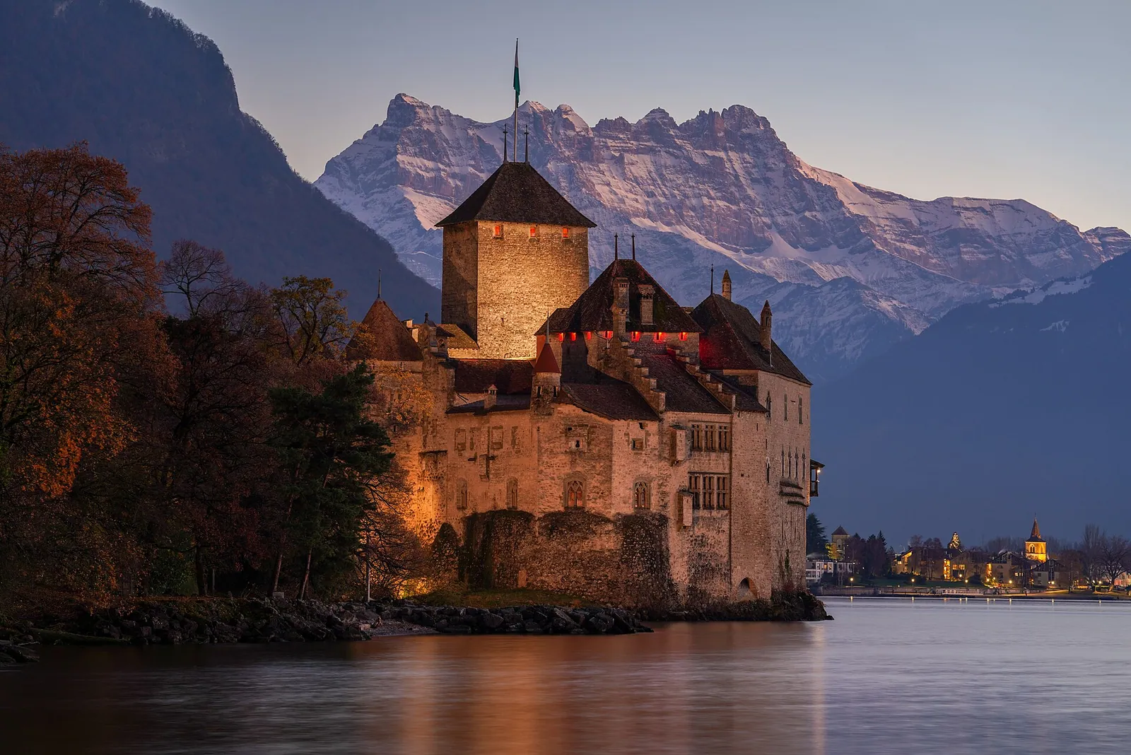 Château de Chillon on the shore of Lake Geneva at dusk